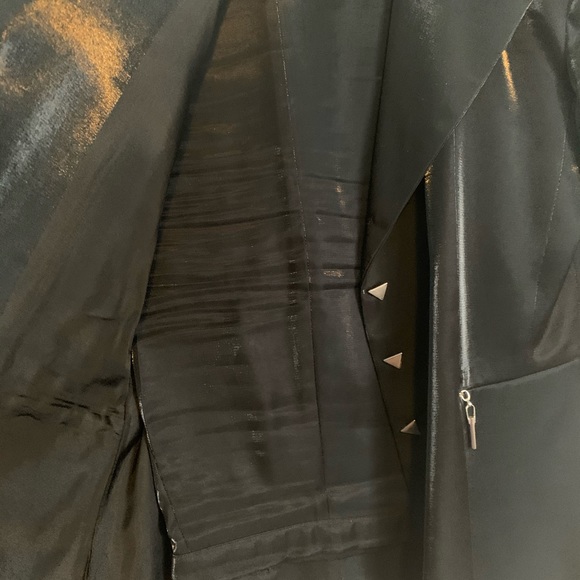 Black suite - Picture 4 of 4